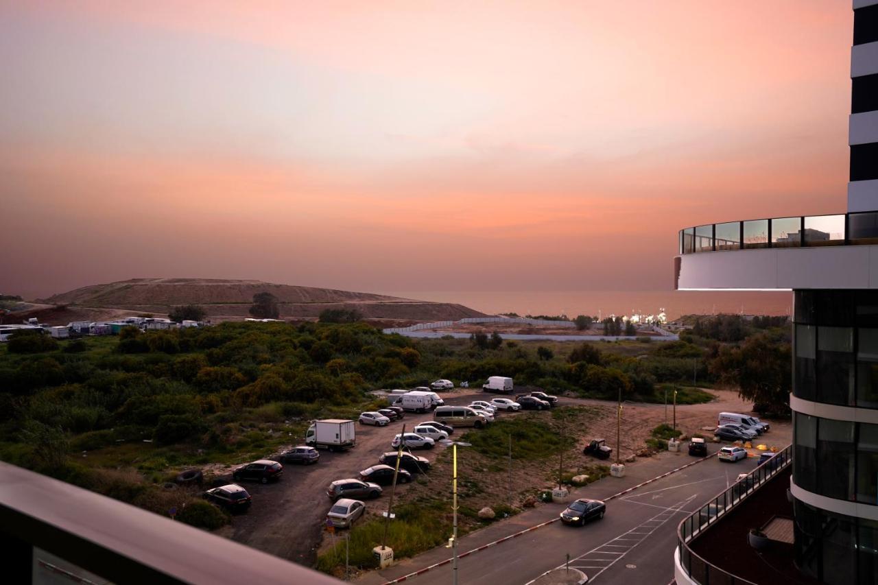 Hi-Yam Seaview Apartments & Suites - יש ממ"ד Bat Yam Exterior photo