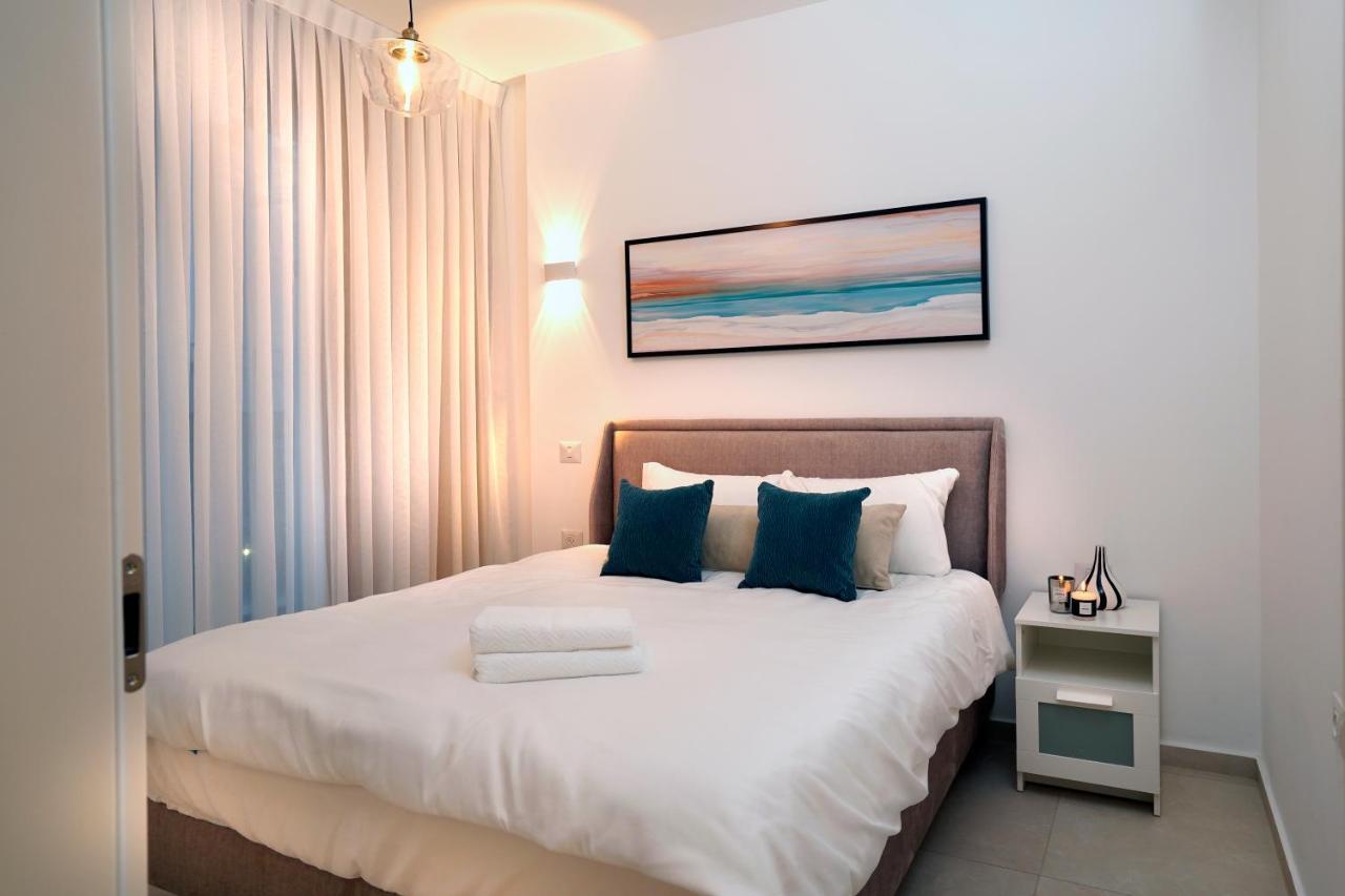 Hi-Yam Seaview Apartments & Suites - יש ממ"ד Bat Yam Exterior photo