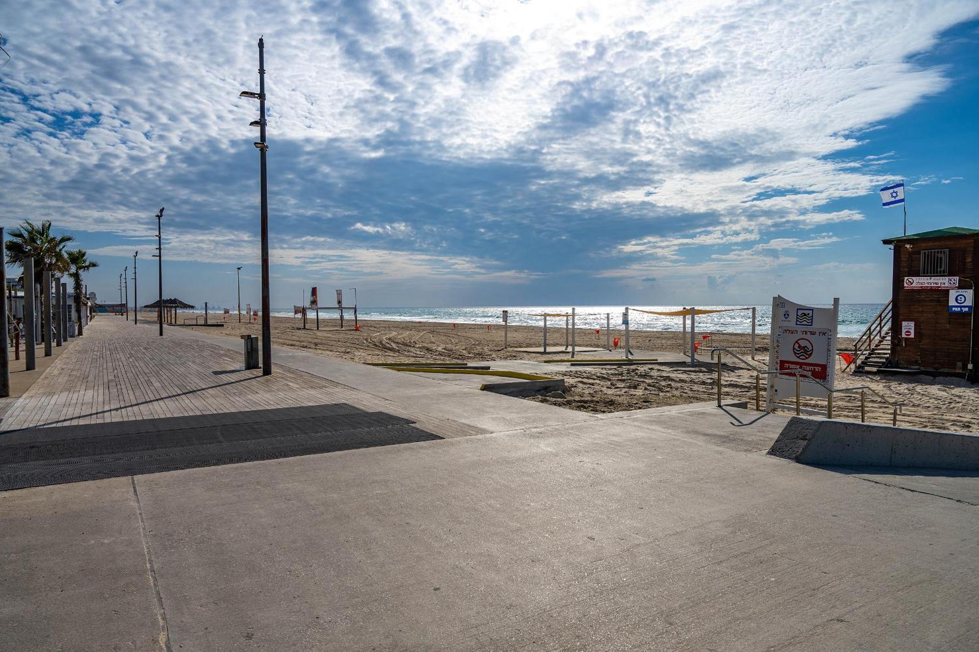 Hi-Yam Seaview Apartments & Suites - יש ממ"ד Bat Yam Exterior photo