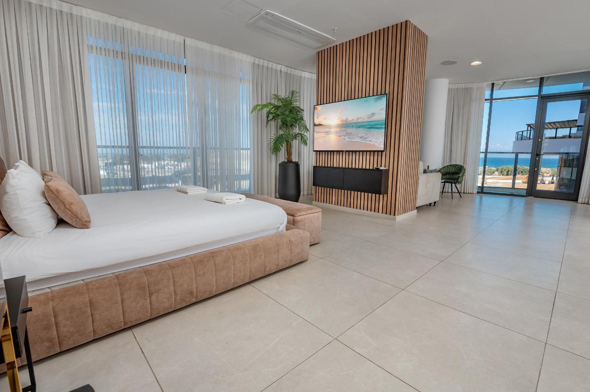 Hi-Yam Seaview Apartments & Suites - יש ממ"ד Bat Yam Exterior photo