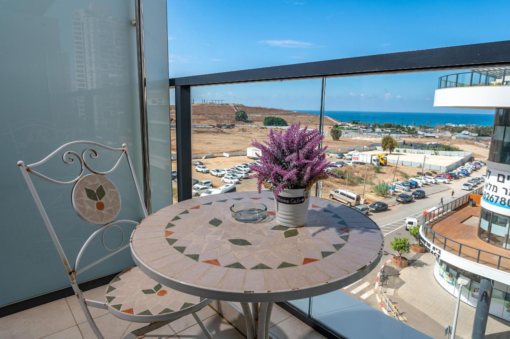 Hi-Yam Seaview Apartments & Suites - יש ממ"ד Bat Yam Room photo