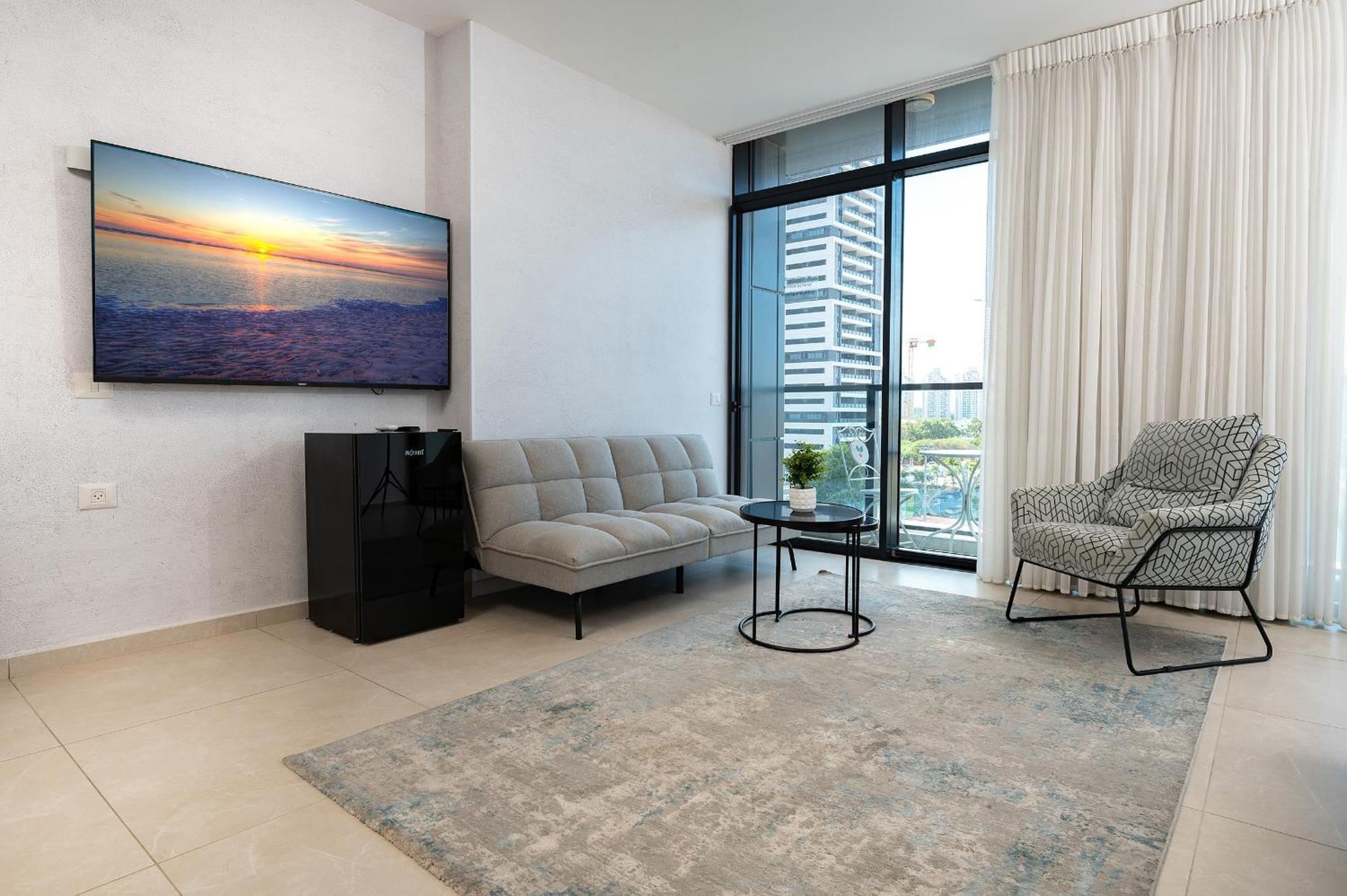 Hi-Yam Seaview Apartments & Suites - יש ממ"ד Bat Yam Room photo