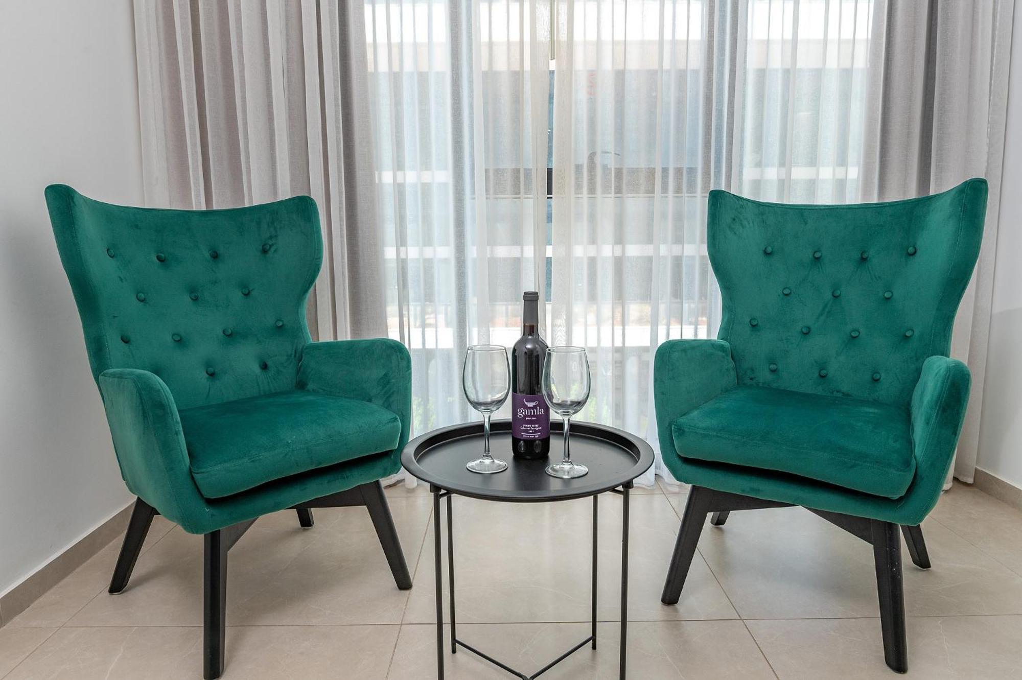 Hi-Yam Seaview Apartments & Suites - יש ממ"ד Bat Yam Room photo