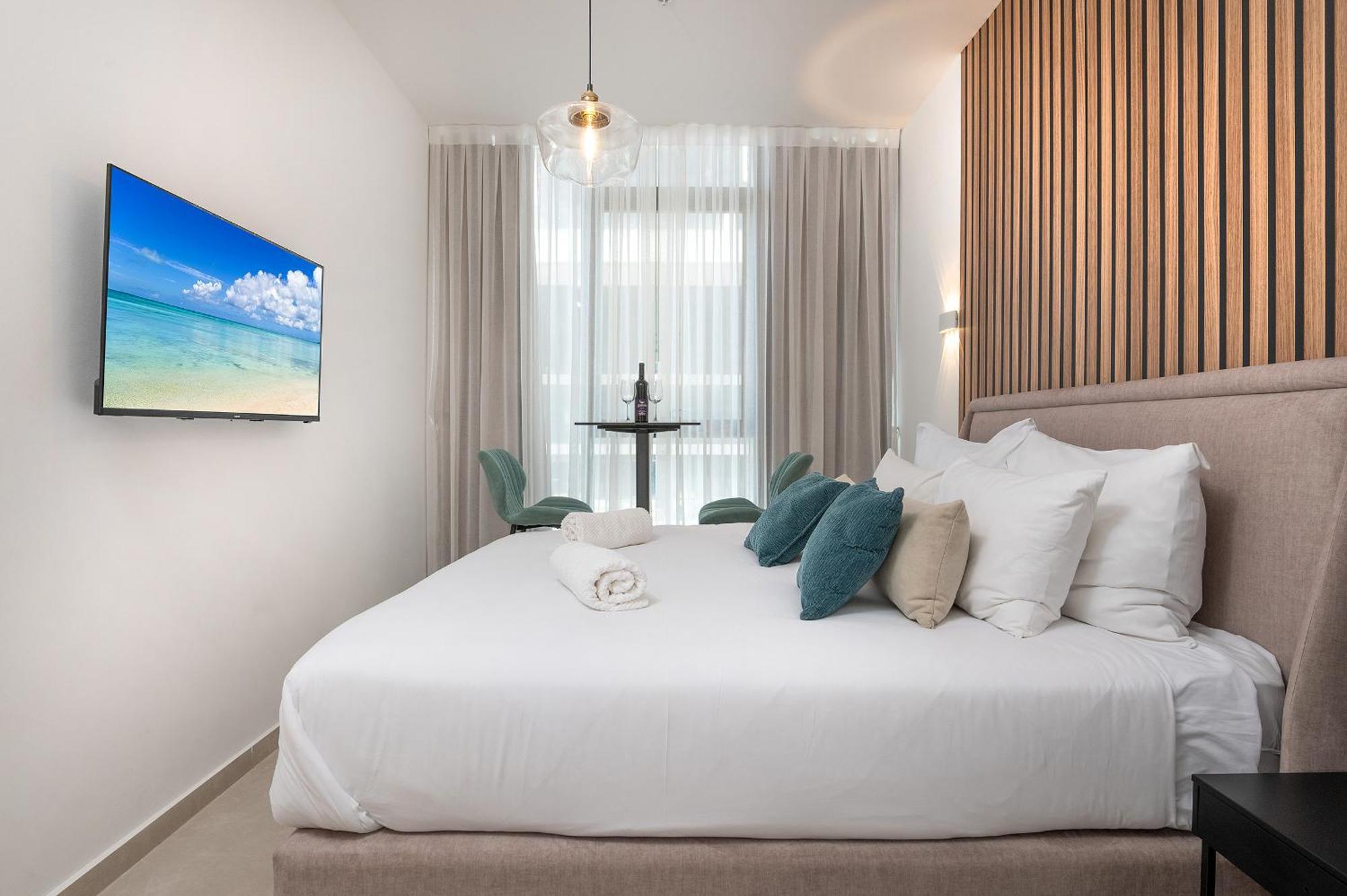 Hi-Yam Seaview Apartments & Suites - יש ממ"ד Bat Yam Room photo
