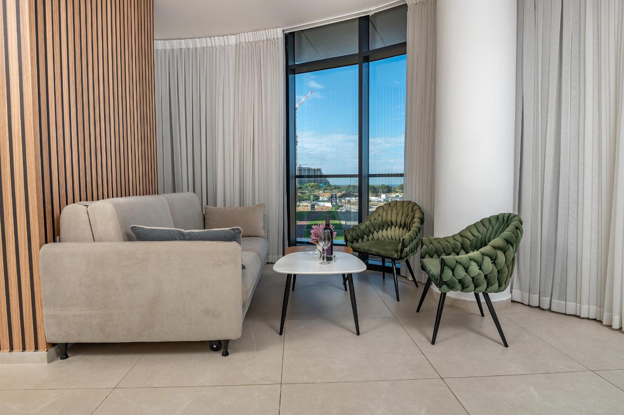 Hi-Yam Seaview Apartments & Suites - יש ממ"ד Bat Yam Room photo
